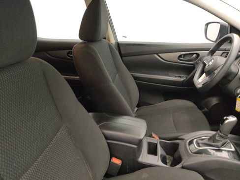 Used 2019 Nissan Rogue Sport S image 21