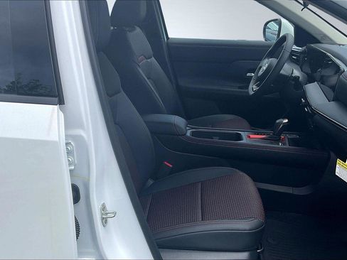 New 2025 Nissan Kicks SR AWD/4WD image 9