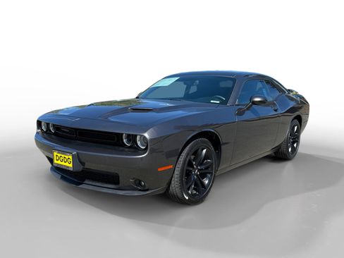 Used 2018 Dodge Challenger SXT w/ Blacktop Package image 1