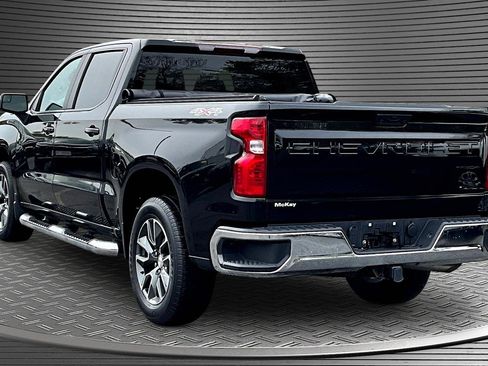 Used 2023 Chevrolet Silverado 1500 LT AWD/4WD image 4