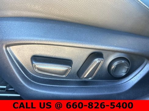 Used 2025 Toyota Camry SE image 14