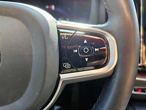 Certified 2023 Volvo XC60 B5 Plus w/ Protection Package Premier AWD/4WD image 33