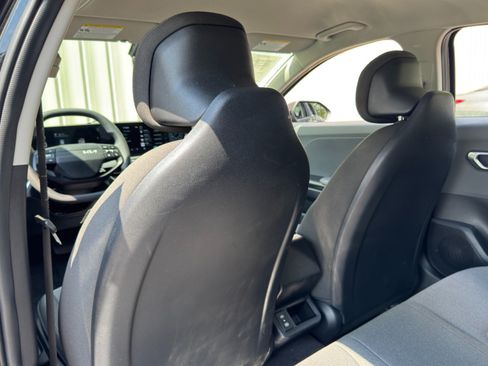 Used 2025 Kia K4 FWD image 31