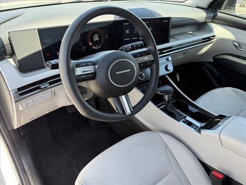 Used 2025 Hyundai Tucson SEL image 12