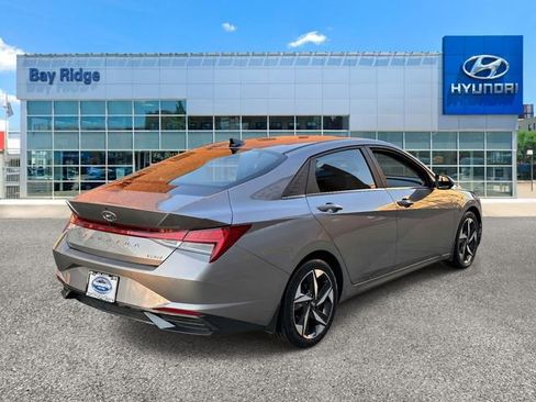 Used 2023 Hyundai Elantra Limited FWD image 4