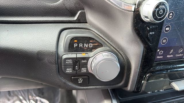 Used 2025 RAM 1500 Laramie AWD/4WD image 29