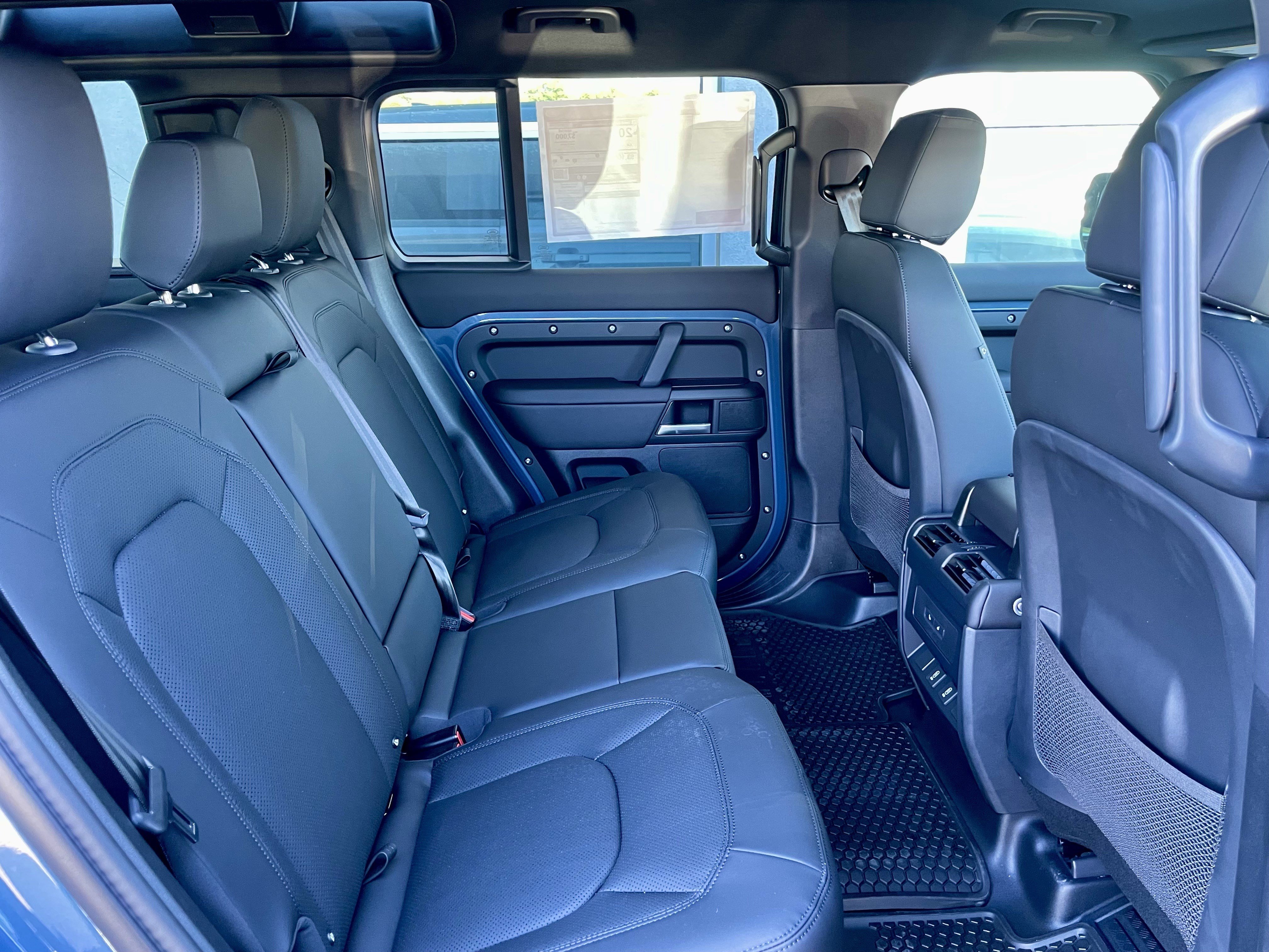 New 2026 Land Rover Defender 110 X-Dynamic SE AWD/4WD image 31