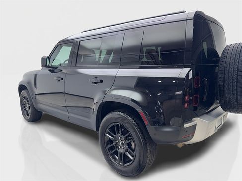 Used 2025 Land Rover Defender 110 S image 12