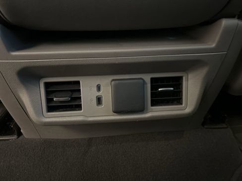 Used 2025 GMC Sierra 1500 SLT image 12