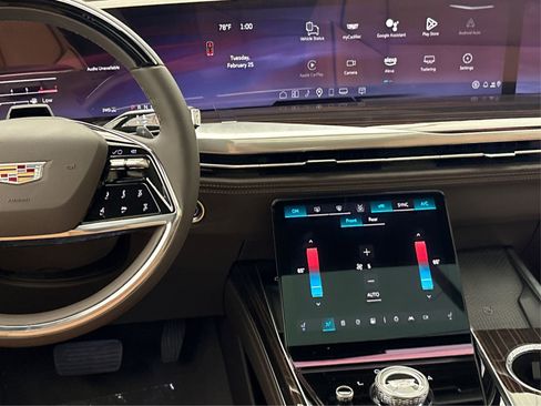 New 2025 Cadillac Escalade ESV Premium Luxury image 12