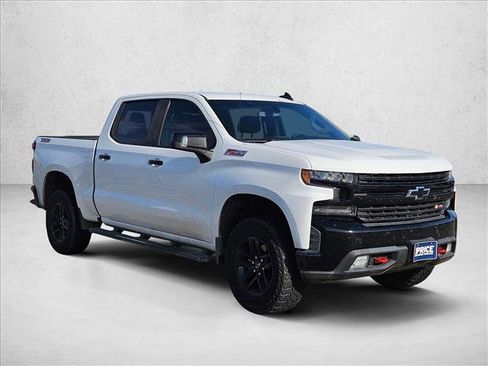 Used 2020 Chevrolet Silverado 1500 LT Trail Boss image 3