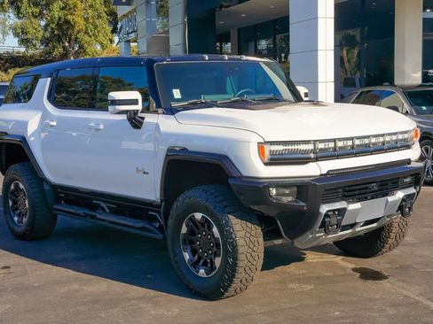 Used 2025 GMC Hummer EV 2X w/ Extreme Off-Road Package image 8