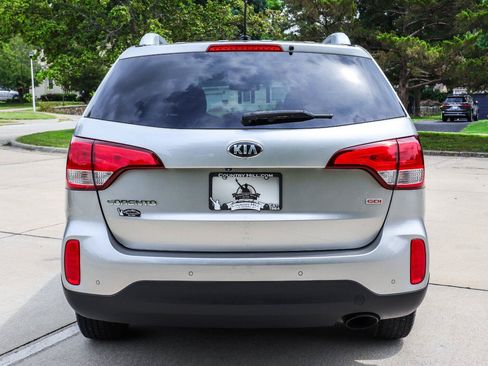 Used 2015 Kia Sorento LX FWD image 14