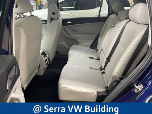 Certified 2024 Volkswagen Tiguan SE w/ Panoramic Sunroof Package AWD/4WD image 28