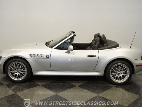 Used 2001 BMW Z3 3.0i RWD image 2