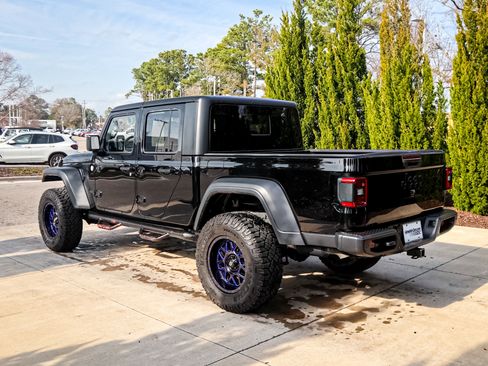 Used 2020 Jeep Gladiator Sport w/ Quick Order Package 24S image 9