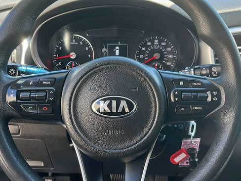 Used 2018 Kia Sorento LX AWD/4WD image 13