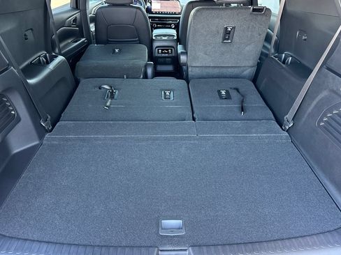 New 2026 Chevrolet Traverse LT w/ Enhanced Driving Package FWD image 16