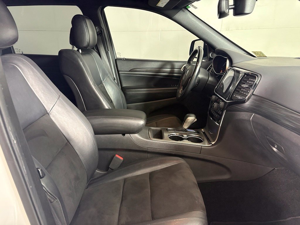 Used 2019 Jeep Grand Cherokee Altitude AWD/4WD image 14