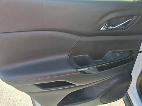 Used 2023 GMC Acadia AT4 w/ Preferred Package image 15