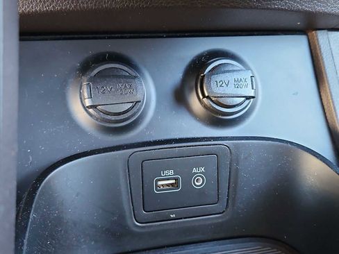 Used 2017 Hyundai Santa Fe Sport image 30