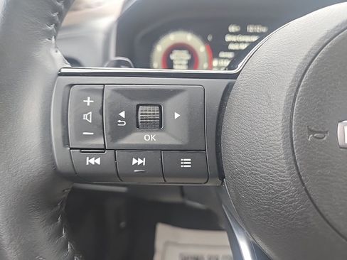 Used 2023 Nissan Rogue Platinum w/ Platinum Premium Package image 16