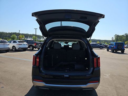 Used 2024 Kia Sorento S FWD image 18