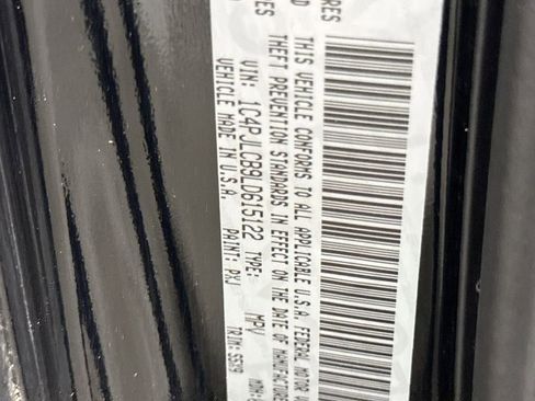 Used 2020 Jeep Cherokee Latitude w/ Cold Weather Group FWD image 27