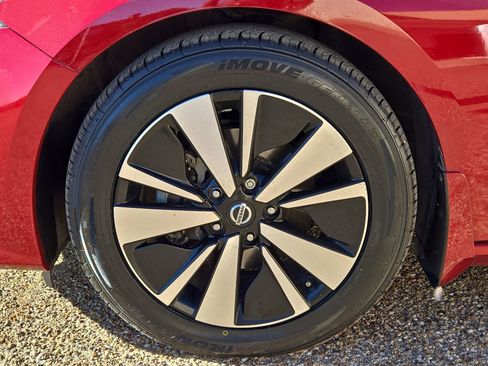 Used 2022 Nissan Altima 2.5 SV w/ SV Premium Package image 11