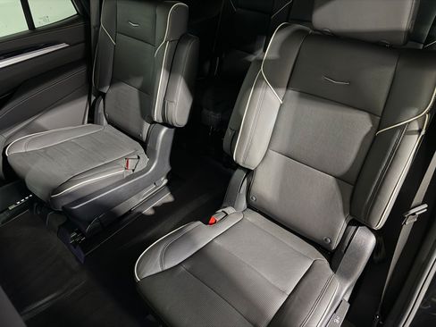 Certified 2026 Cadillac Escalade Sport w/ LPO, ONYX Package AWD/4WD image 42