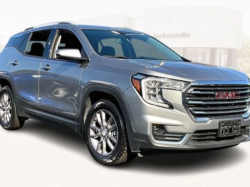 Used 2023 GMC Terrain SLT image 3