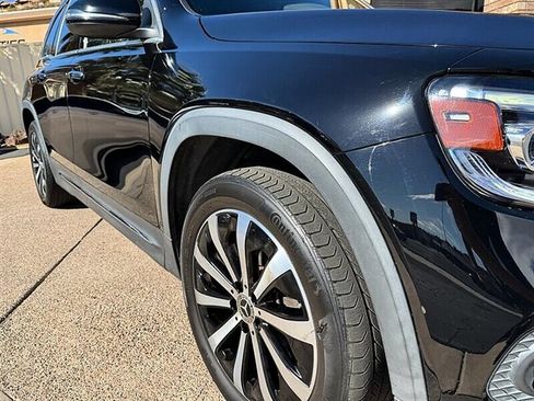 Used 2022 Mercedes-Benz GLB 250 4MATIC w/ Premium Package Lite image 21