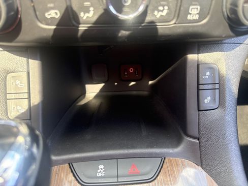 Used 2018 GMC Acadia SLE w/ LPO, Protection Package AWD/4WD image 34