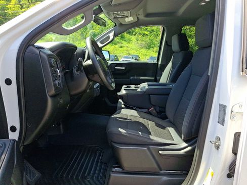 Used 2019 Chevrolet Silverado 1500 Custom Trail Boss w/ Custom Convenience Package AWD/4WD image 13