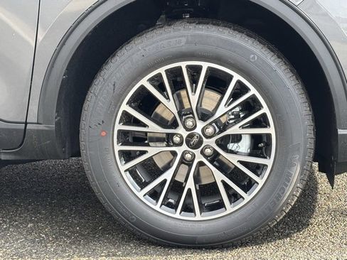 New 2025 Ford Escape SE image 9