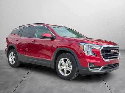 Used 2024 GMC Terrain SLE w/ Driver Convenience Package FWD image 6