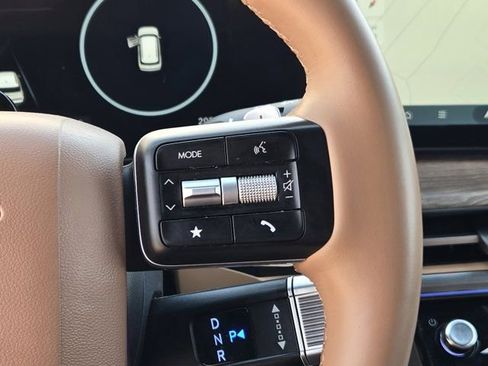 Certified 2025 Hyundai Santa Fe Limited image 30