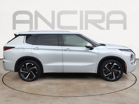 Used 2023 Mitsubishi Outlander SEL FWD image 13