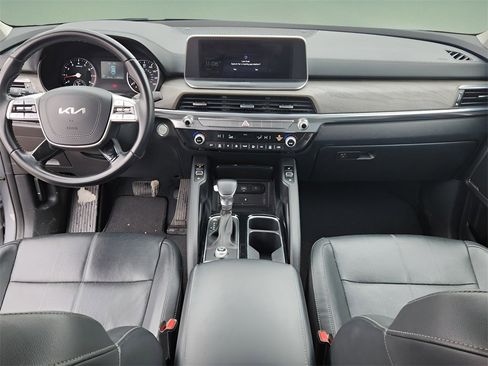 Used 2022 Kia Telluride EX w/ EX Premium Package image 18