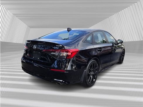 Used 2023 Honda Civic Sport image 4