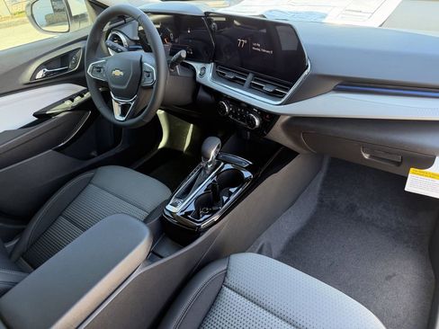 New 2026 Chevrolet Trax LT w/ Driver Confidence Package image 10