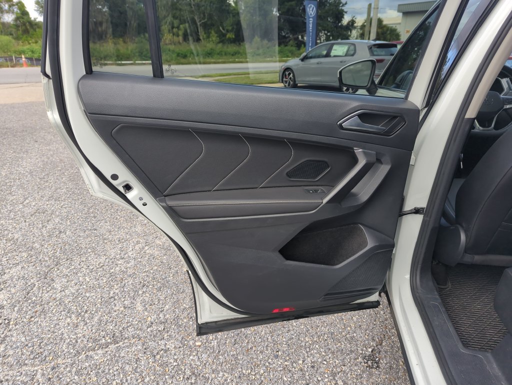 Used 2023 Volkswagen Tiguan SE FWD image 27