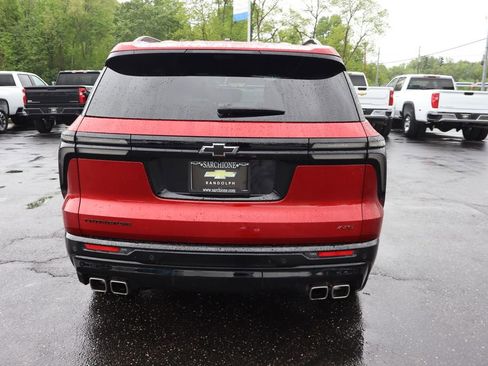 Used 2024 Chevrolet Traverse RS w/ LPO, Floor Liner Package FWD image 43