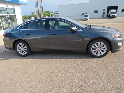 Used 2020 Chevrolet Malibu LT FWD image 13