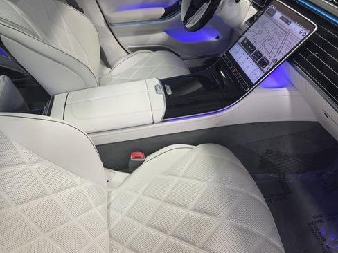 Used 2025 Mercedes-Benz Maybach S 580 4MATIC image 10