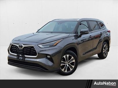 Used 2023 Toyota Highlander XLE