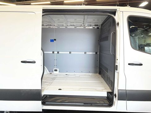 Used 2025 Mercedes-Benz Sprinter 2500 image 13