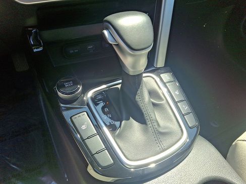 Used 2023 Kia Seltos EX image 16