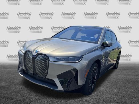 Used 2024 BMW iX xDrive50 w/ Premium Package AWD/4WD image 5