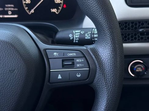 Certified 2025 Honda HR-V LX image 30